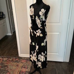 Sleeveless floral midi dress